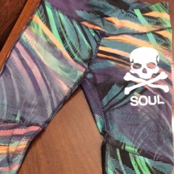 soulcycle Pants - Soul Cycle Skull Capri Crop 3/4 leggings Like New!